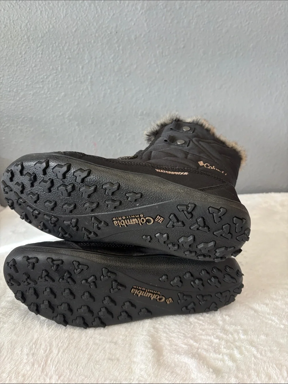 Columbia Black Quilted Faux Fur-Trim Winter Boots